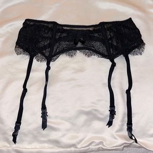 VS Garter Belt